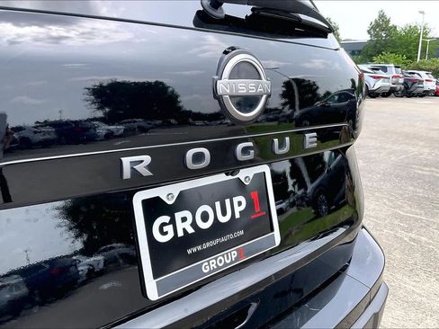 Used 2024 Nissan Rogue S FWD image 28