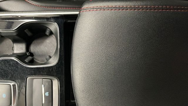 Used 2020 Ford Edge ST-Line w/ Cold Weather Package AWD/4WD image 19