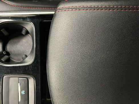 Used 2020 Ford Edge ST-Line w/ Cold Weather Package AWD/4WD image 19