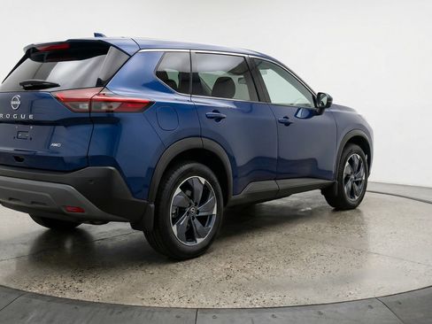 Used 2025 Nissan Rogue SV image 9