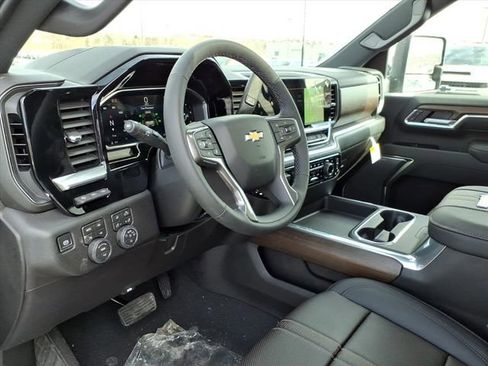 New 2026 Chevrolet Silverado 2500 High Country w/ High Country Premium Package AWD/4WD image 5
