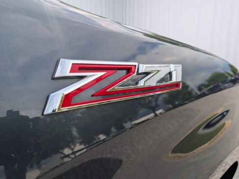 Certified 2022 Chevrolet Silverado 1500 LT AWD/4WD image 10