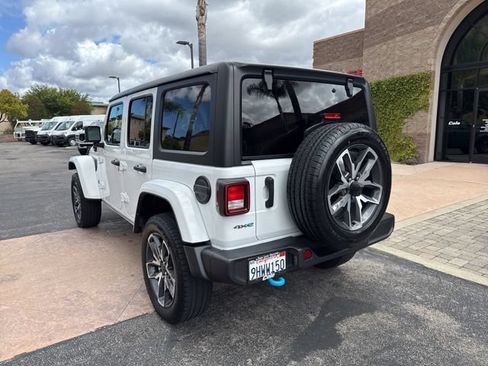 Used 2024 Jeep Wrangler Unlimited AWD/4WD image 11