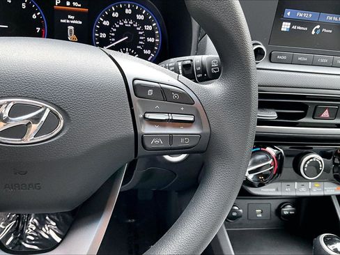 Used 2022 Hyundai Kona SEL image 19
