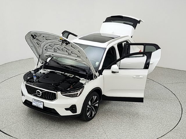 Used 2024 Volvo XC40 B5 Plus w/ Protection Package Premier AWD/4WD image 39
