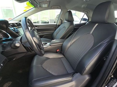 Used 2019 Toyota Camry SE image 10