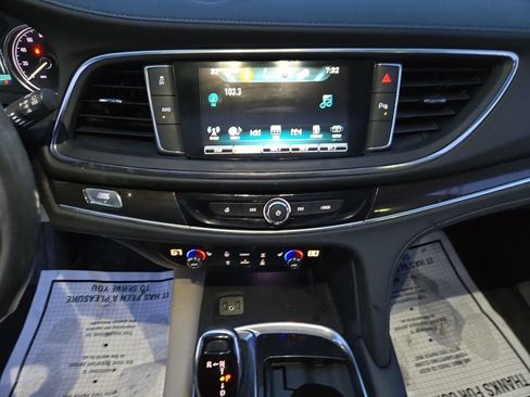 Used 2019 Buick Enclave Essence image 15