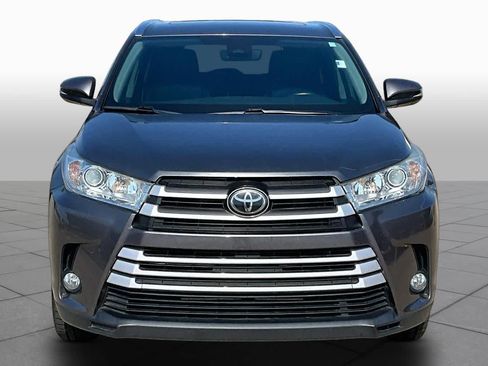 Used 2018 Toyota Highlander XLE AWD/4WD image 4