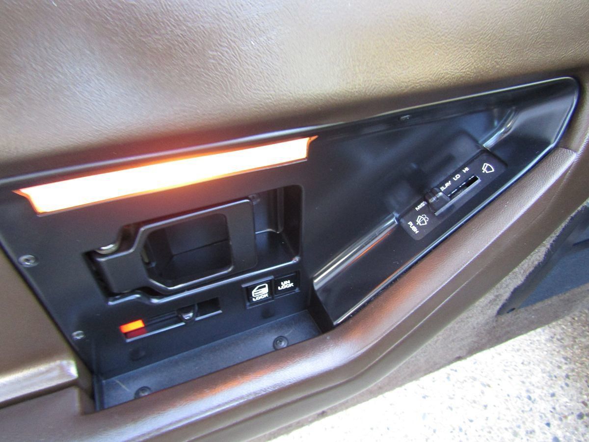 Used 1985 Chevrolet Corvette Coupe RWD image 23