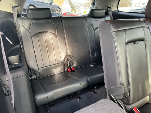 Used 2011 Buick Enclave CXL image 18