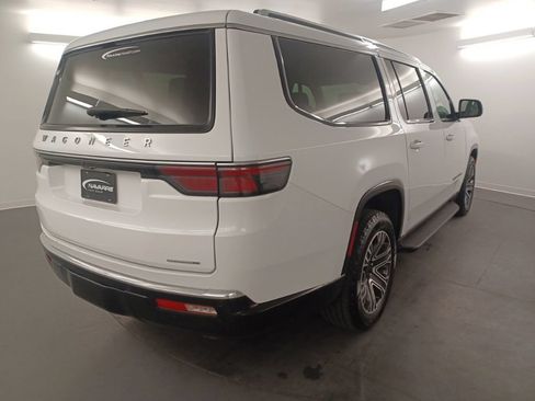 Used 2024 Jeep Wagoneer L Series II RWD image 7