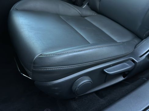 Used 2024 MAZDA MAZDA3 s image 23