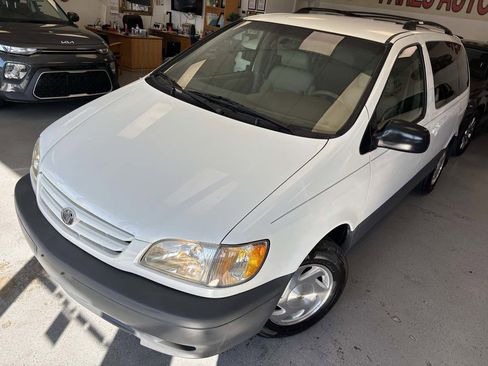 Used 2003 Toyota Sienna CE image 6