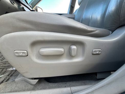 Used 2010 Toyota Highlander Limited image 32