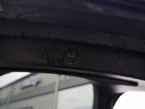 Used 2020 Tesla Model Y Long Range image 16