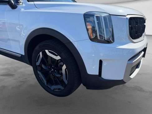 Certified 2023 Kia Telluride EX w/ EX Captain's Chair Package image 2