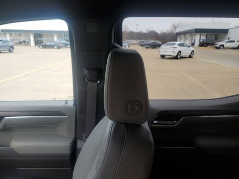 Used 2024 GMC Sierra 1500 SLT w/ SLT Premium Plus Package image 12