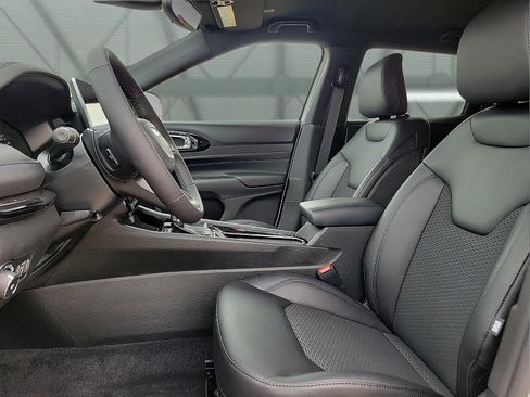 New 2026 Jeep Compass Latitude image 11