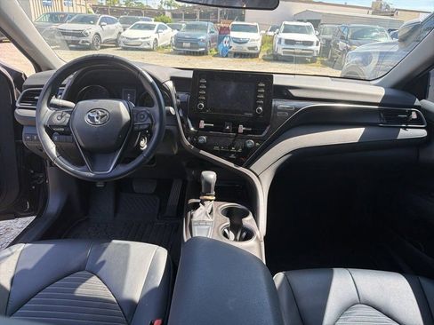 Used 2023 Toyota Camry SE image 9