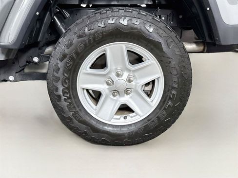 Used 2022 Jeep Gladiator Sport AWD/4WD image 26