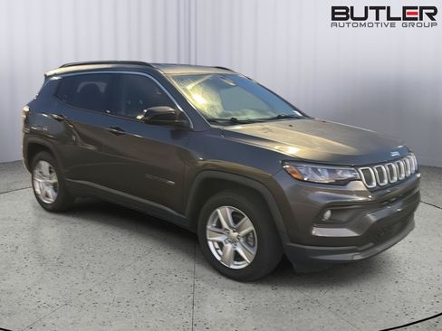 Used 2022 Jeep Compass Latitude FWD image 6