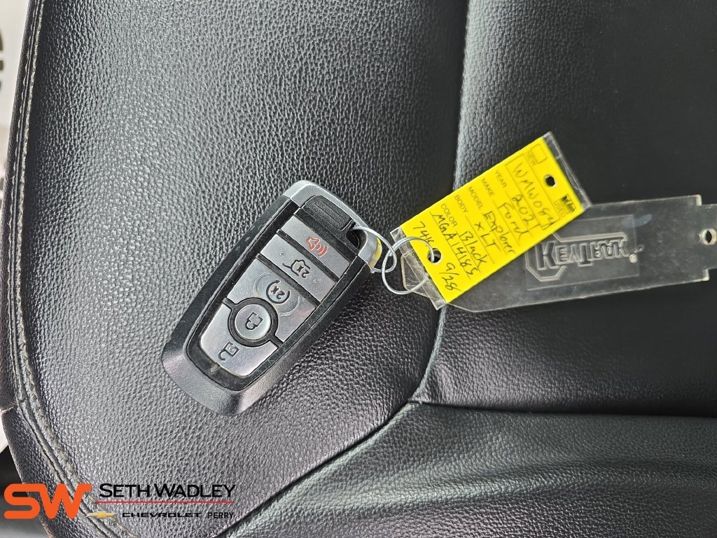 Used 2021 Ford Explorer XLT w/ Equipment Group 202A AWD/4WD image 37