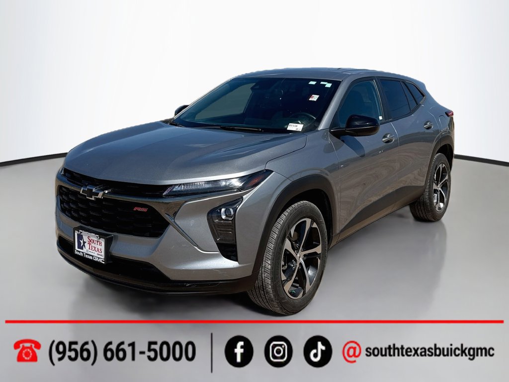 Used 2025 Chevrolet Trax RS w/ Driver Confidence Package FWD image 3