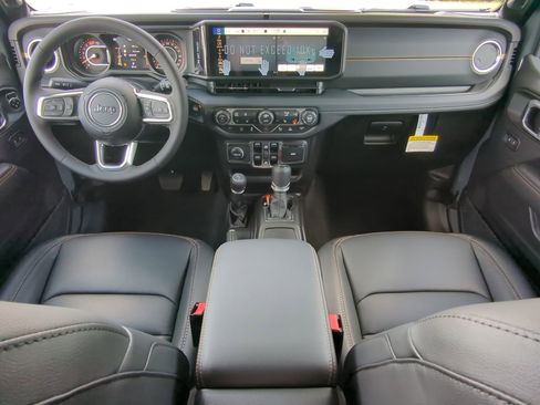 New 2026 Jeep Wrangler Unlimited Sahara AWD/4WD image 13