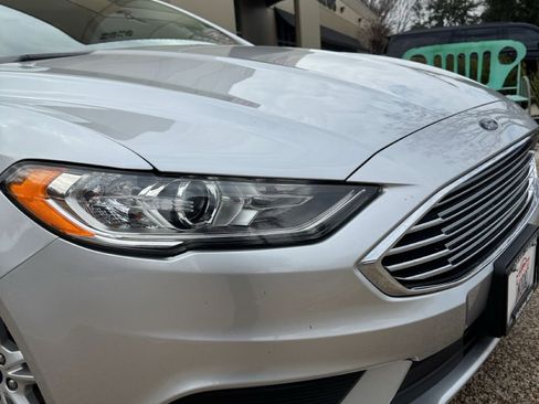 Used 2018 Ford Fusion S image 2