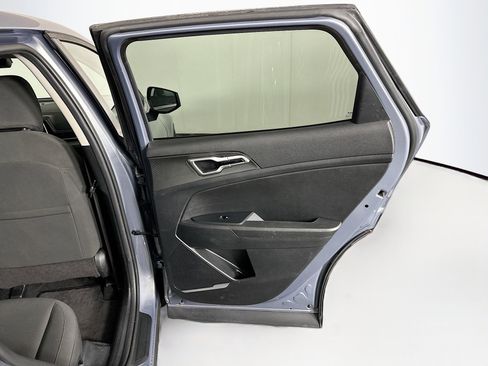 Used 2025 Kia Sportage LX image 27