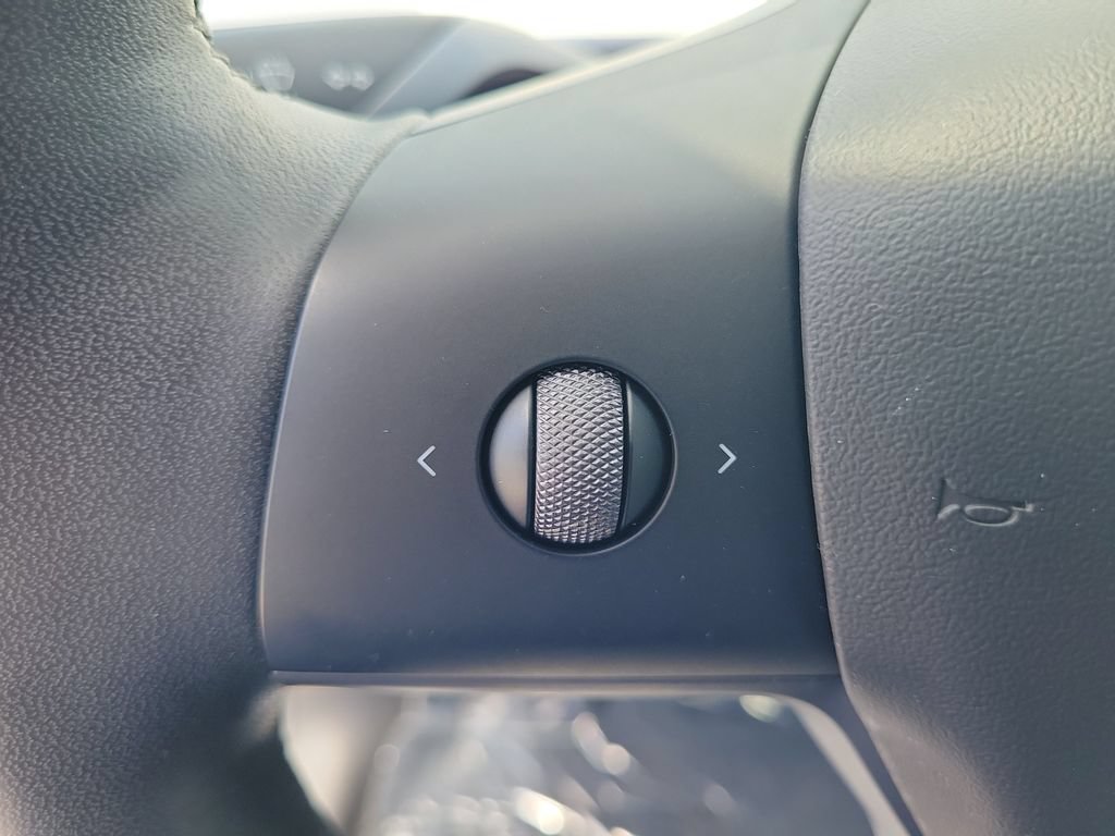 Used 2022 Tesla Model Y Performance AWD/4WD image 19
