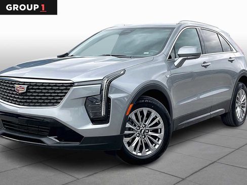 Used 2025 Cadillac XT4 Premium Luxury image 1
