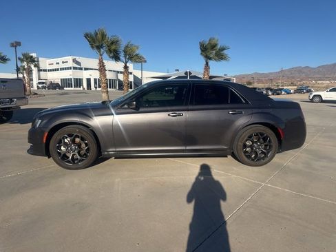 Certified 2022 Chrysler 300 Touring L w/ Comfort Group image 2