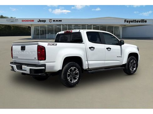 Used 2022 Chevrolet Colorado Z71 AWD/4WD image 3