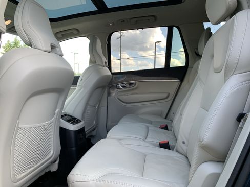 Used 2025 Volvo XC90 T8 Ultra w/ Lounge Package AWD/4WD image 10