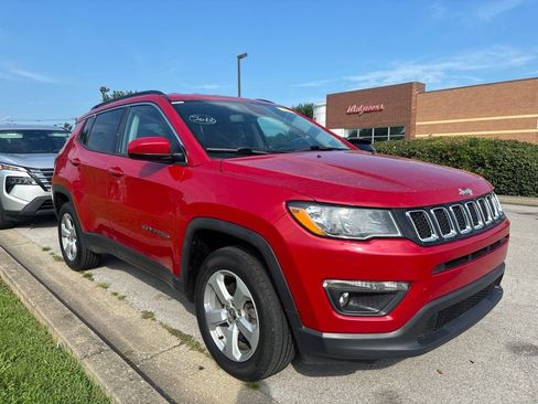 Used 2020 Jeep Compass Latitude AWD/4WD image 2