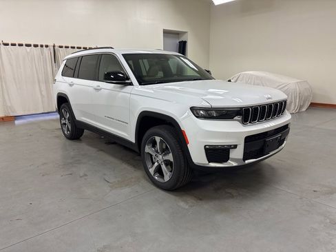 New 2025 Jeep Grand Cherokee L Limited image 2