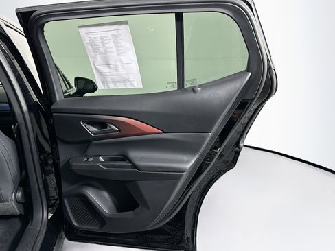 Used 2024 Chevrolet Equinox EV RS FWD image 31