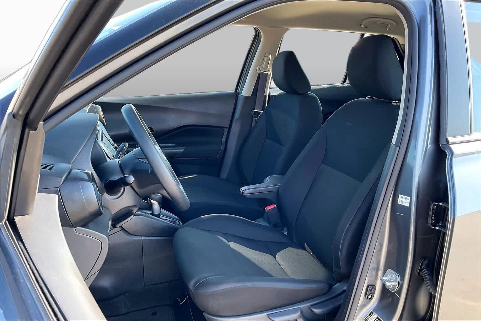 Used 2025 Nissan Kicks Play S FWD image 8