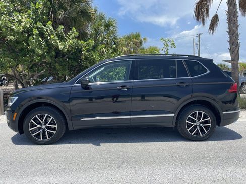 Used 2021 Volkswagen Tiguan SE AWD/4WD image 3