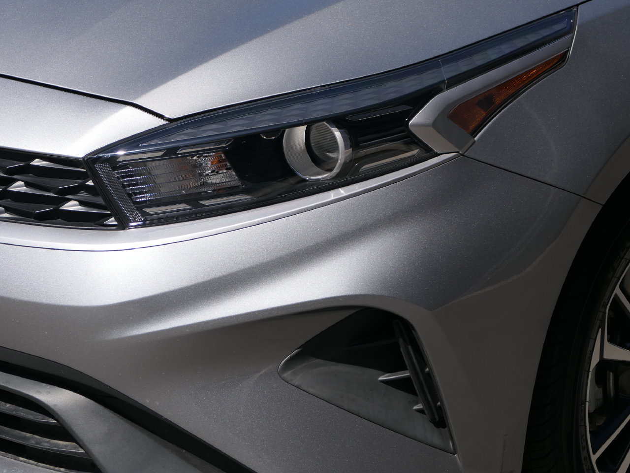 Certified 2024 Kia Forte LXS w/ LXS Technology Package FWD image 9