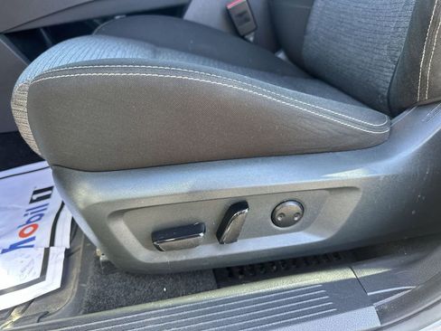 Used 2023 Nissan Rogue SV image 12