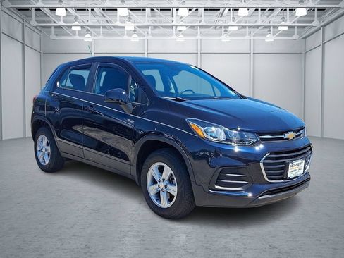 Certified 2021 Chevrolet Trax LS AWD/4WD image 4