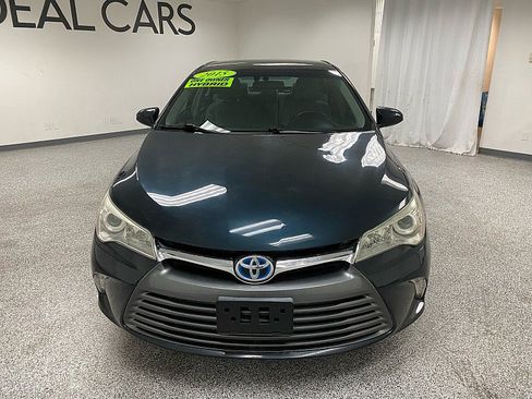Used 2015 Toyota Camry LE image 2