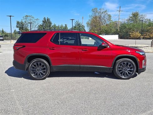 Used 2022 Chevrolet Traverse RS w/ LPO, Cargo Package image 11