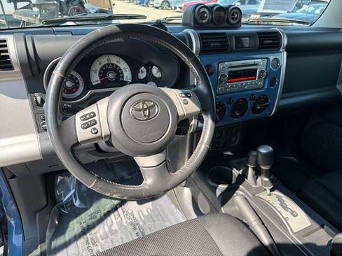 Used 2011 Toyota FJ Cruiser 4WD w/ Upgrade Pkg image 13