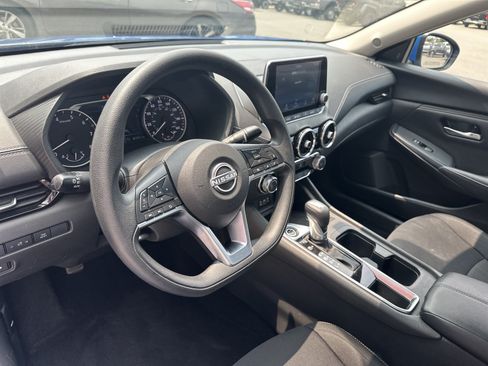 Used 2025 Nissan Sentra SV FWD image 23