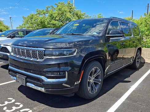 Used 2024 Jeep Grand Wagoneer L 4WD image 3