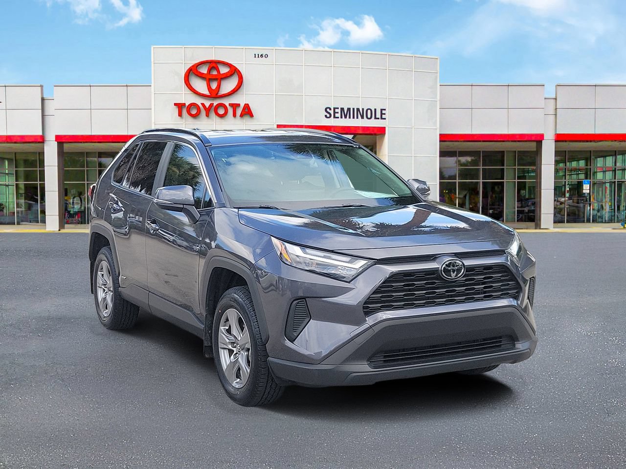 Used 2025 Toyota RAV4 LE AWD/4WD image 2