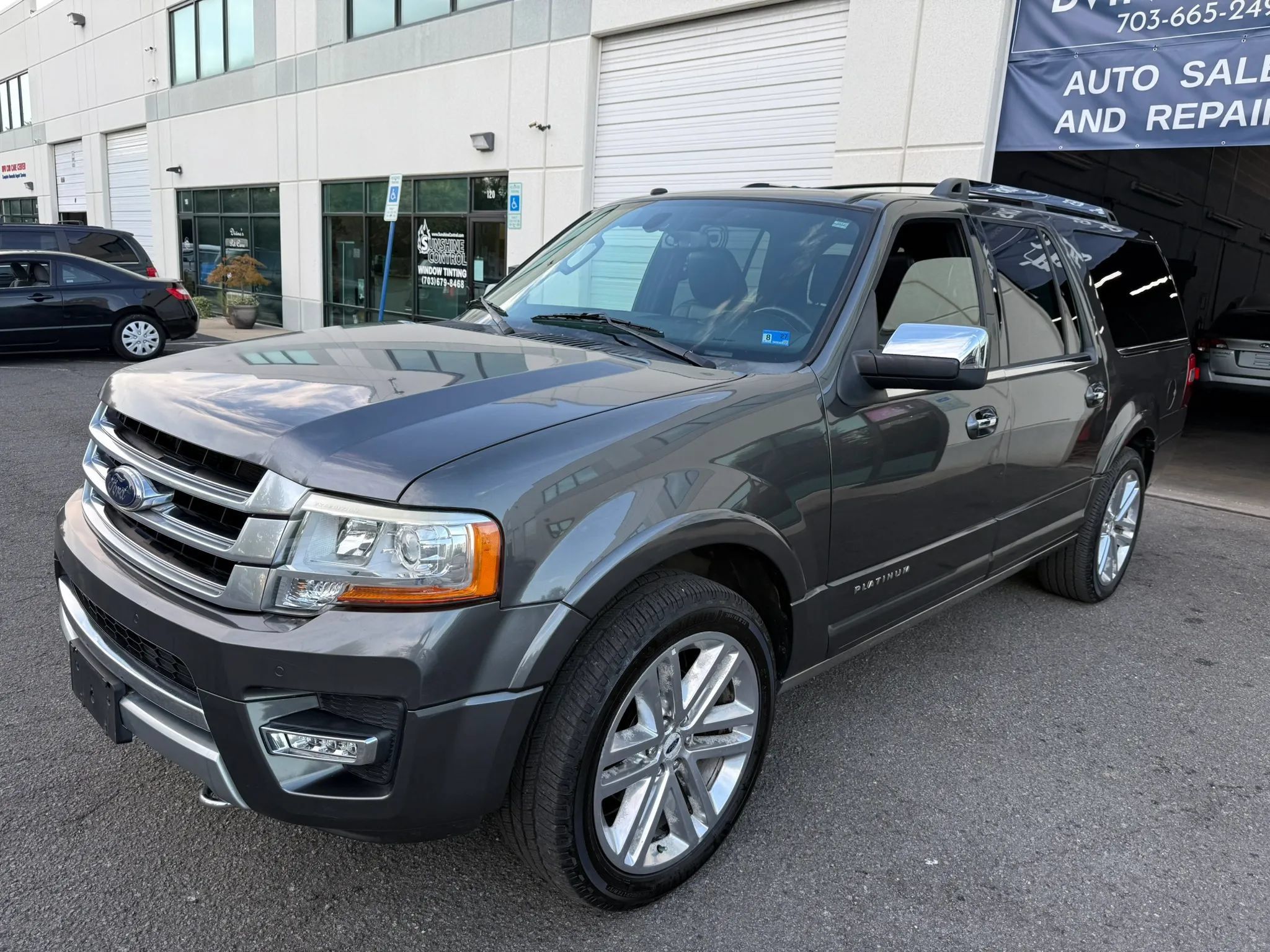 Used 2017 Ford Expedition EL Platinum AWD/4WD image 5